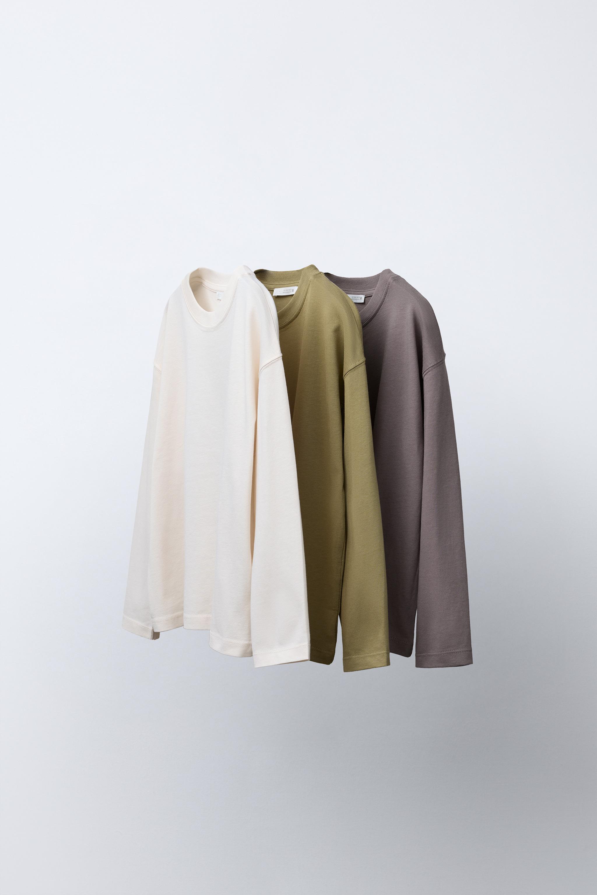 LOT DE TROIS HAUTS UNIS